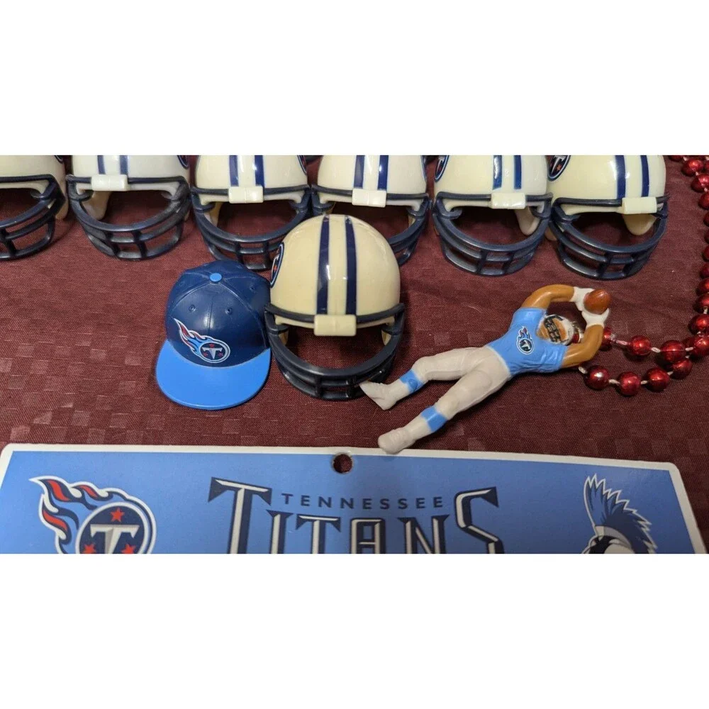 Tennessee Titans NFL Football Sticker Team Logo, Keychain mini helmets Lot Of 16